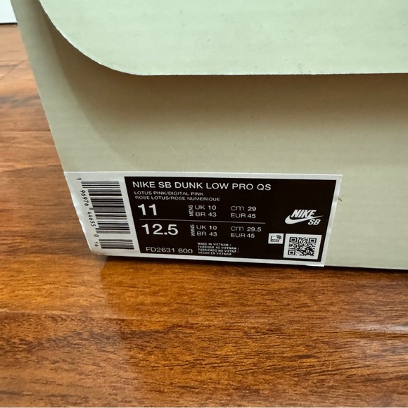 The Powerpuff Girls x Dunk Low Pro SB Blossom Size 11 - Picture 9 of 10